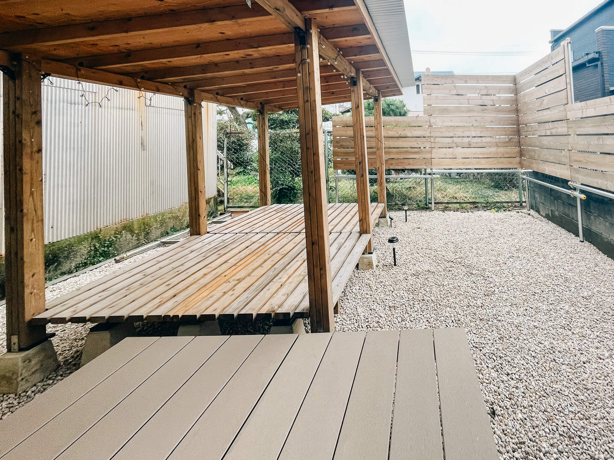 中庭＆ウッドデッキの画像